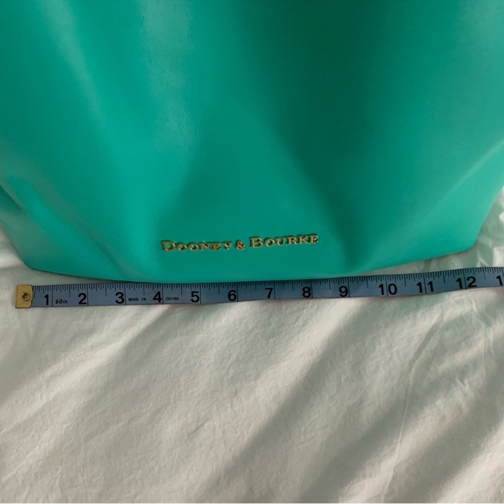 Dooney & Bourke southwest Turquoise Barlow purse
Like New !!!!!! SALE!!!!!!! - Picture 9 of 11